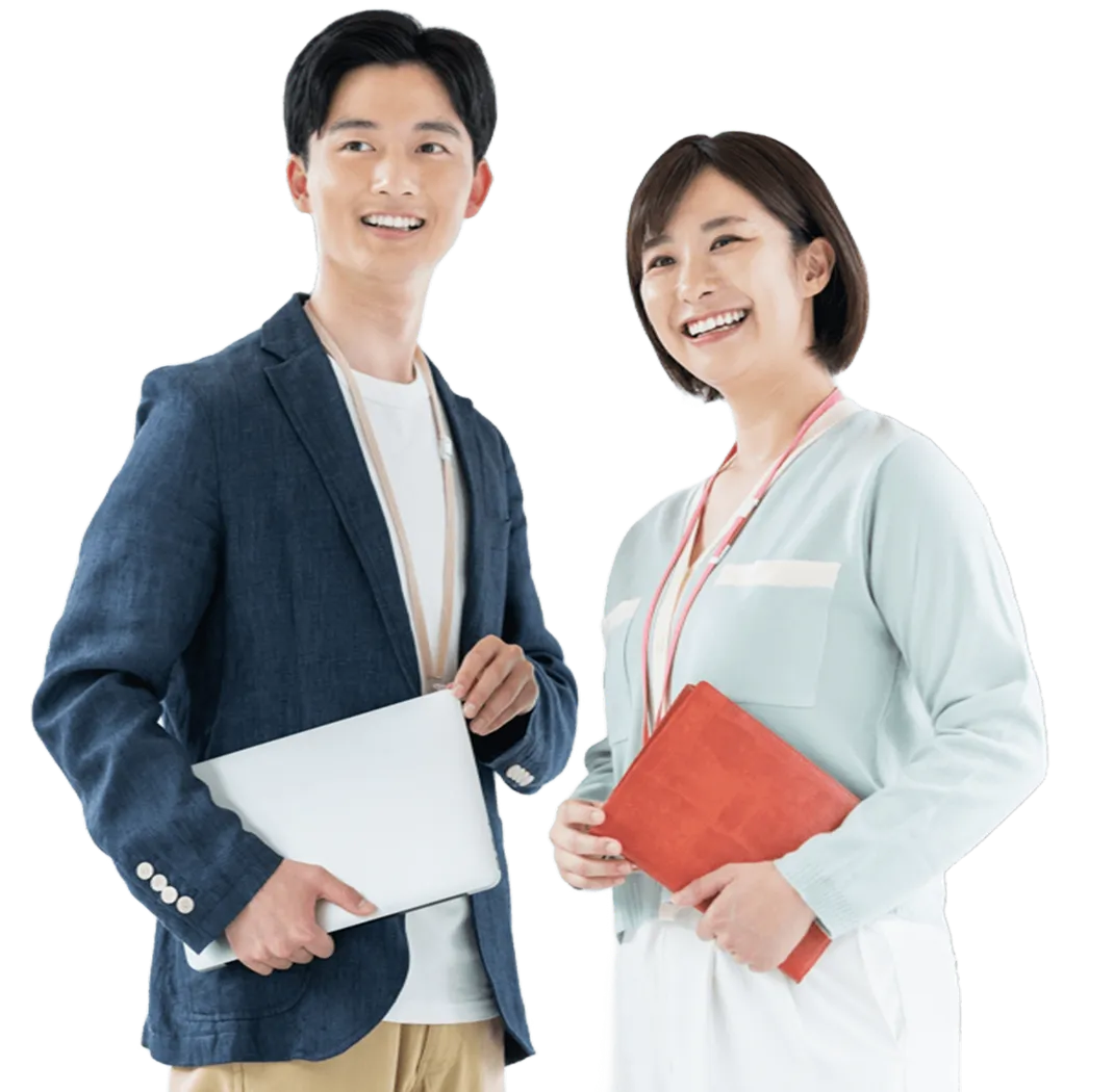 スーツ姿の男女