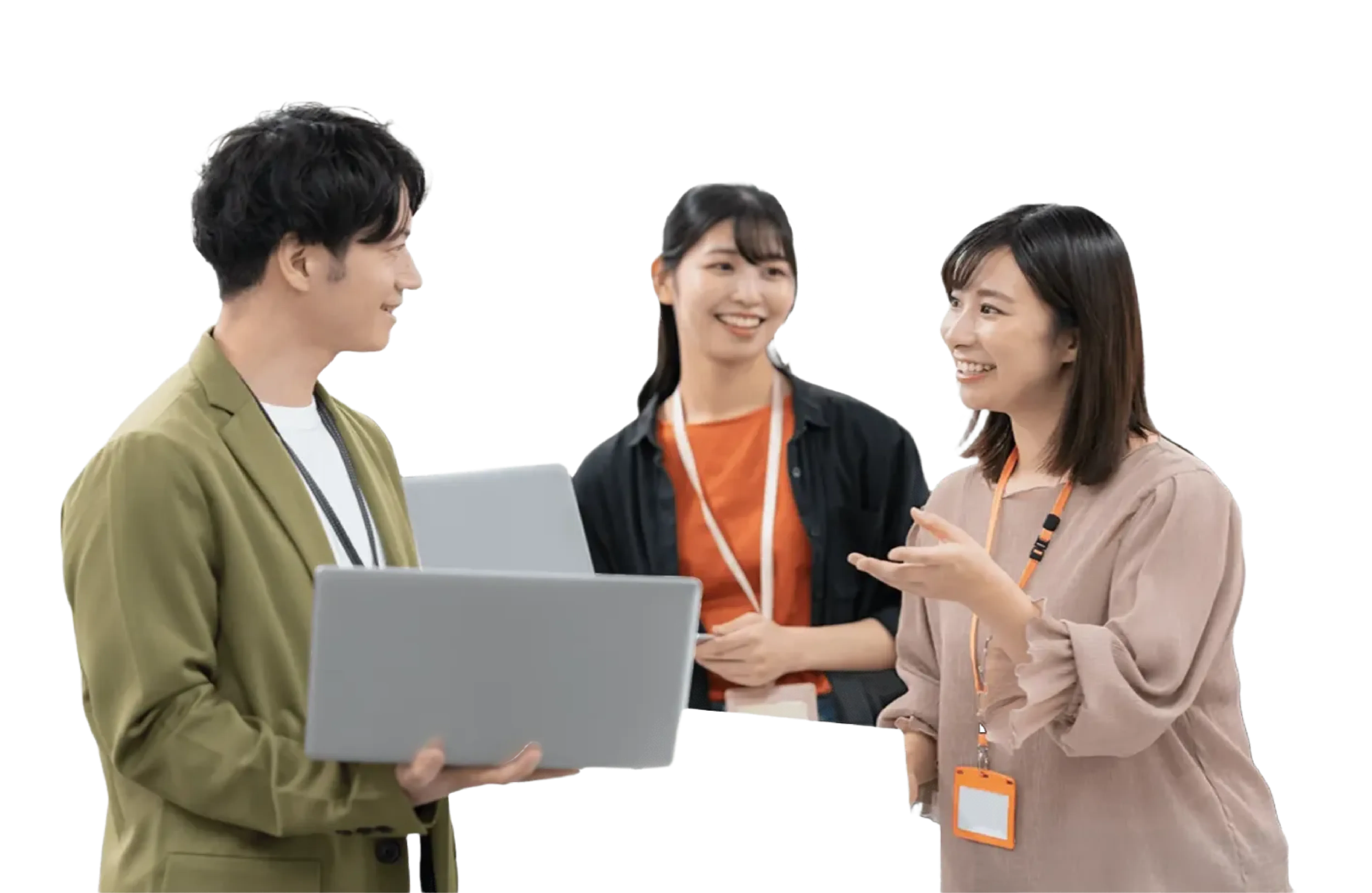 PCを囲み話し合う男女